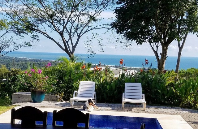 Private Home Perfect for First Time Visitors! Safe, Peaceful & Close to Beach