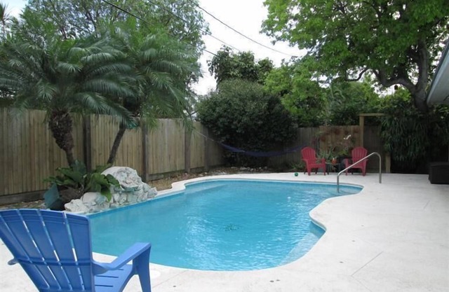 Private Home- Sun-filled Pool- Neighborhood Water Inlet