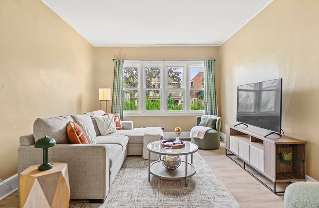 Private Home w/Backyard + Game Table – Walk to Brady St Fun