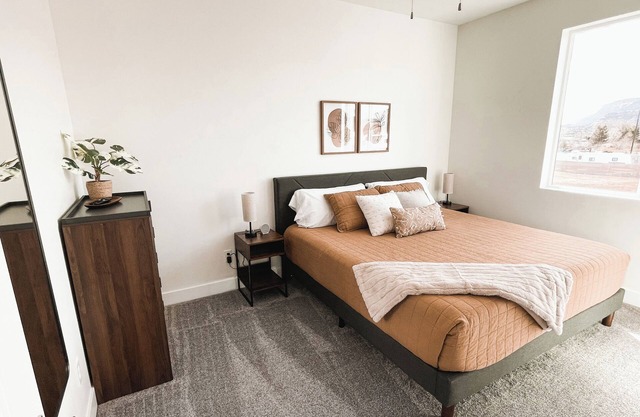 Private Hot Tub - 3br Townhouse - Sleeps 10