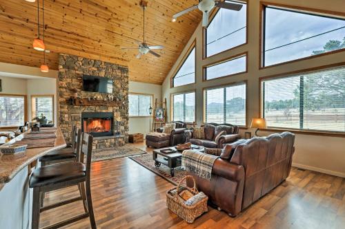 Private Hot Tub Vernon Cabin on 30 Forested Acres
