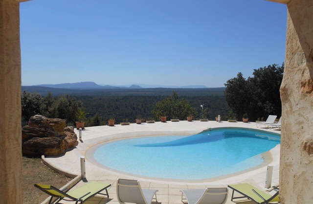 PRIVATE HOUSE AND POOL NEAR THE GORGES DU VERDON EXCEPTIONAL VIEW