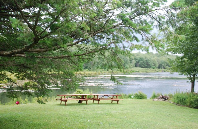 Private Lakefront - Poconos getaway on a tranquil lake