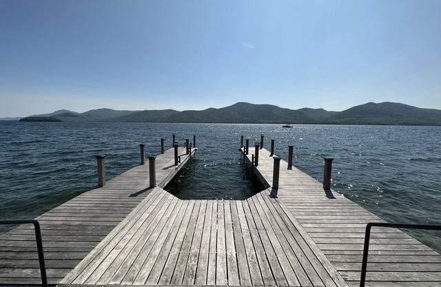Private Lakefront Home on Lake George w/private dock, sleeps 16