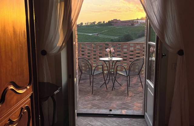 Private luxury Villa with pool in Italian countryside