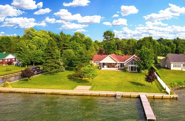 Private Luxury Lakefront Paradise – Big Garden, Dream Views, Perfect Setting