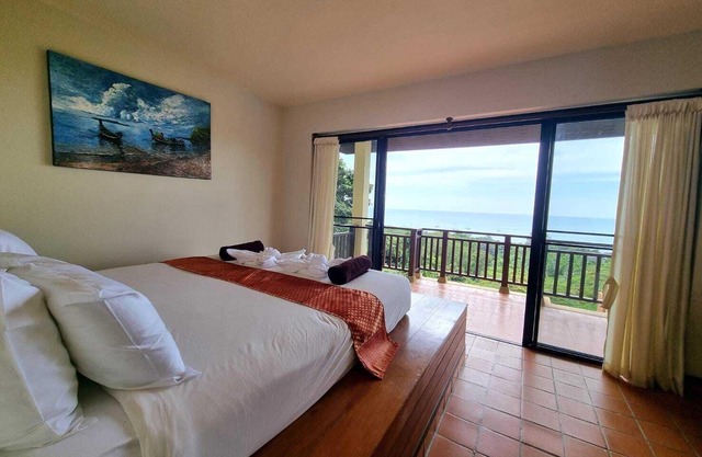 Private luxury Pool Villa with seaview, 5 min from the beach