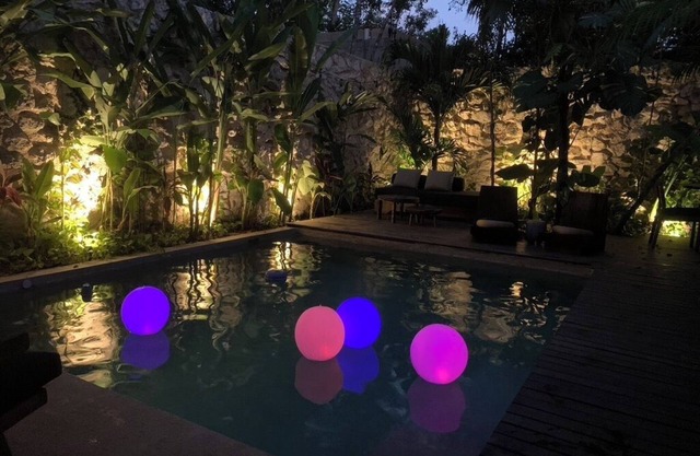 Private Luxury Villa in Holistika - Pool, Garden and Rooftop Patio