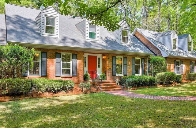Private Master's Rental on 3 acres w/pool