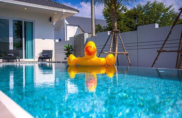 Private Modern 3 Bedroom Pool Villa! (AV1)