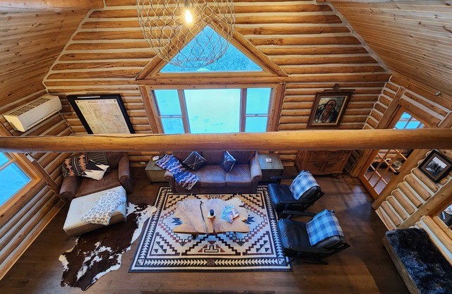 Private Mountain Retreat near Mount Meeker, Views! Views! Views- Cooper Cabin