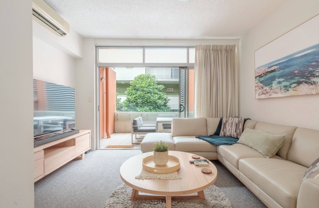 Private Oasis! 3Bed/2Bath/1Car ~ 5mins to CBD