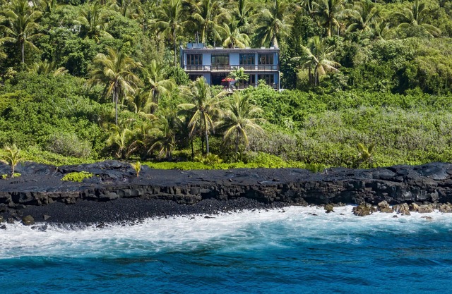 Private Oceanfront Luxury Home On The Pristine Puna Coast