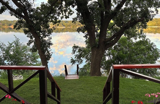 Private Okoboji Lakefront House with beautiful views - Newly remodeled