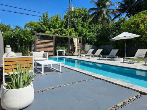 Private Paradise with Lap Pool close to the City Center
