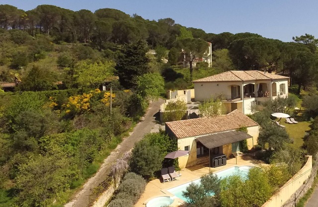 Private paradise with pool and panoramic views of Anduze and the Cevennes!