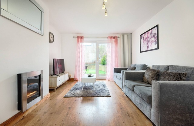 Private Parking, Garden, Close to Beach!