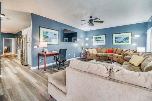 Private Patio & Close to Beach Coastal Cottage