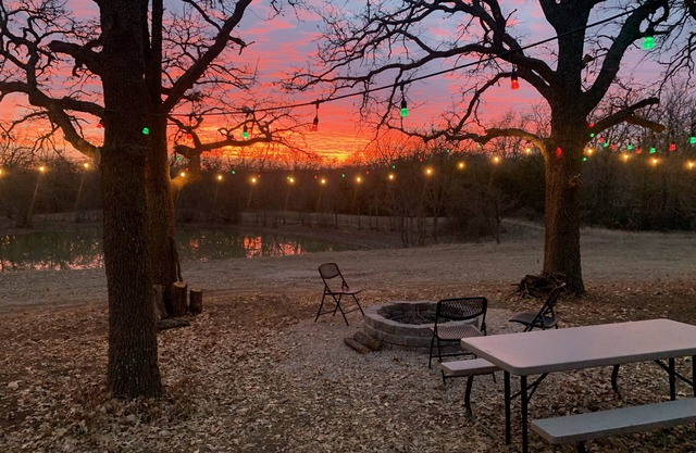 Private peaceful country escape w/3 furnished campers