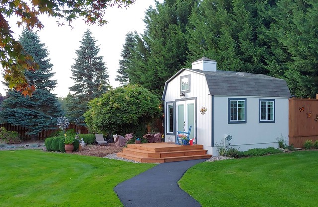 Private & peaceful park-like paradise. Plus, HOT TUB!