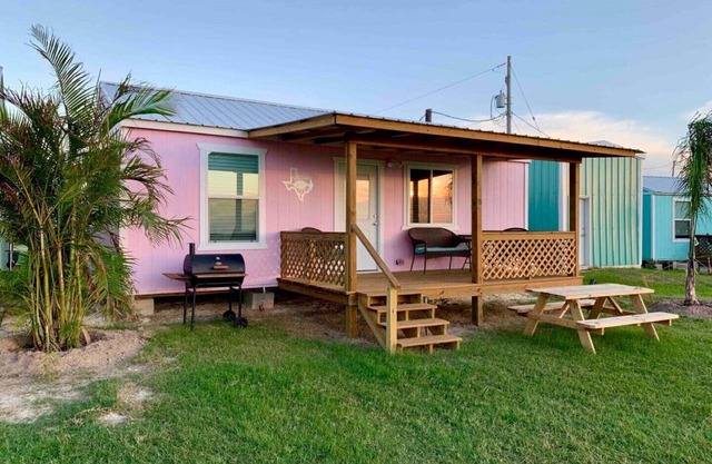 PRIVATE PIER, "FLOUNDER FLATS" CABIN ON COPANO BAY