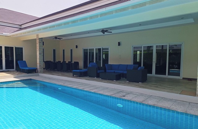 Private Pool 3-bedroom villa in tranquil Cha-am/Hua Hin. Relaxation awaits