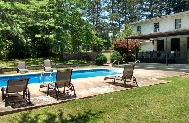 PRIVATE POOL - Family Fun 6BR 4 BA Complete Privacy on land!