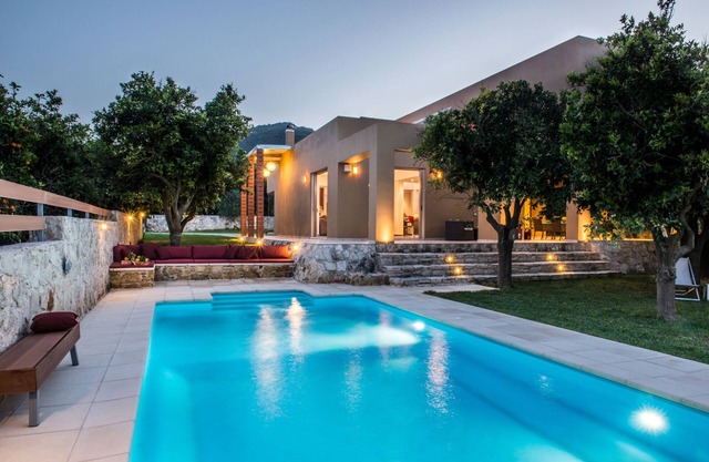 Private Pool ★ Lux Villa ★ Jacuzzi & Gym ★ 3 Bedrooms