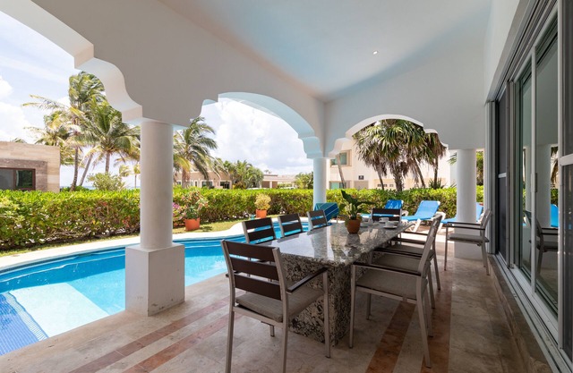Private Pool, OCEAN VIEW VILLA, steps from the beach. BBQ- Playacar Phase 1