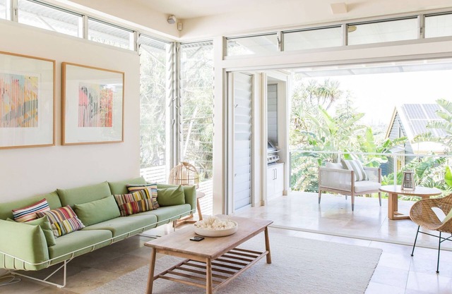 PRIVATE POOL - STYLISH - WALK TO BEACH & SHOPS