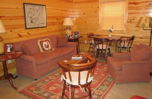 Private & Quaint Barn-Cottage only 6.9 miles from the Oxford Square!