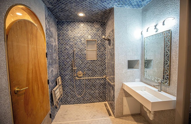 Private Rental - sleeps up to 24 in Santa Barbara on State Street!