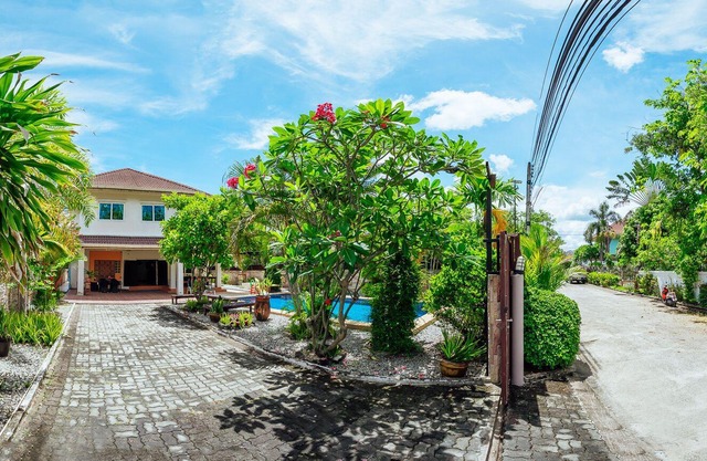 Private Residence Hosted by Sasithorn
