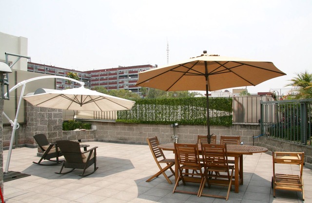 Private Rooftop Apartment! 2