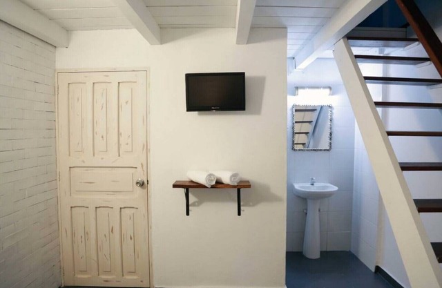 Private Room # 2 in a Colonial House