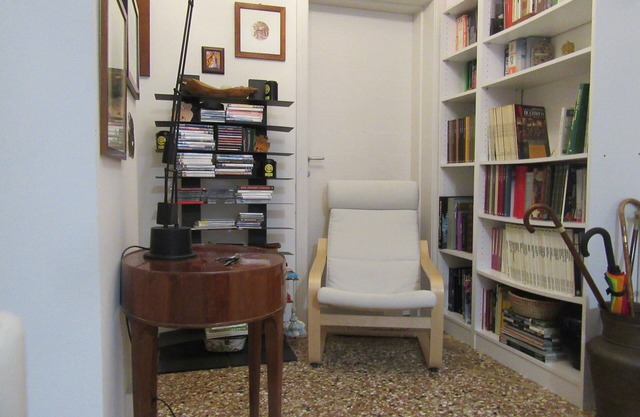 Private room - super friendly flat