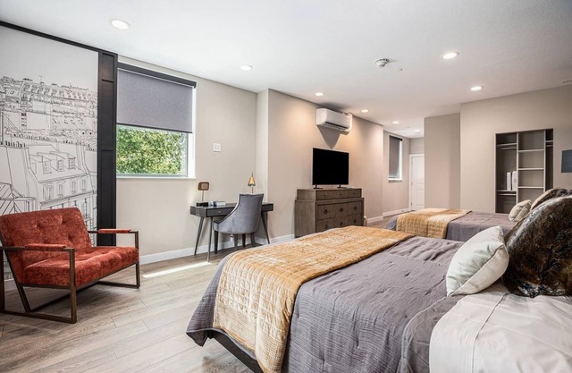 Private room with Kitchen and Bath