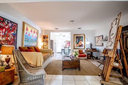 Private Rooms at Miami, Buena Vista with Parking