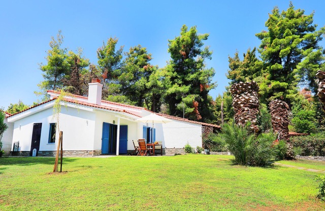 Private Sani beach villa by the sea! #AriadniVillaSani #Greece
