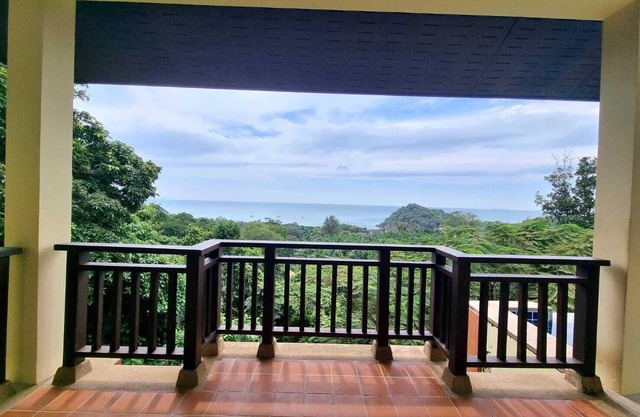 Private sea-view pool villa, 3 bedroom 2-6 people, 5 min from the beach