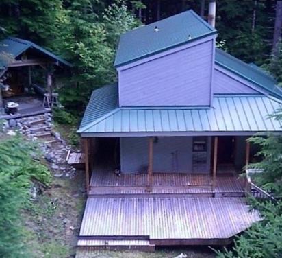Private Secluded 3 BR Cabin near Mt Rainier, Sunrise & Crystal Mt Hiking