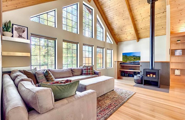 Private Ski, Lake & Golf Chalet! Walk to Lake