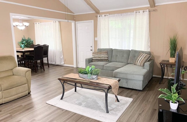 Private Spacious 3 Bedroom/12miles IAH