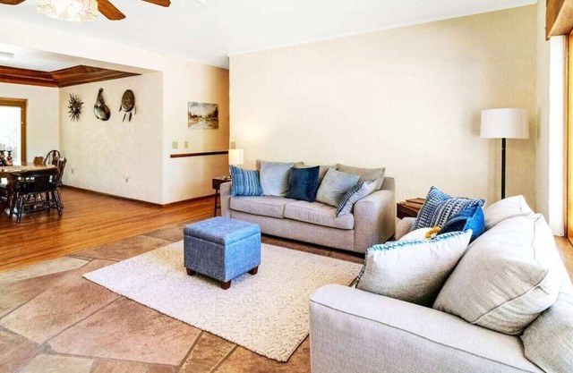 Private Spacious Desert Oasis Near Ramsey Canyon!