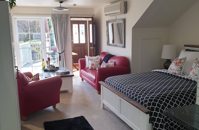 Private Studio with Gym, Sauna & Spa