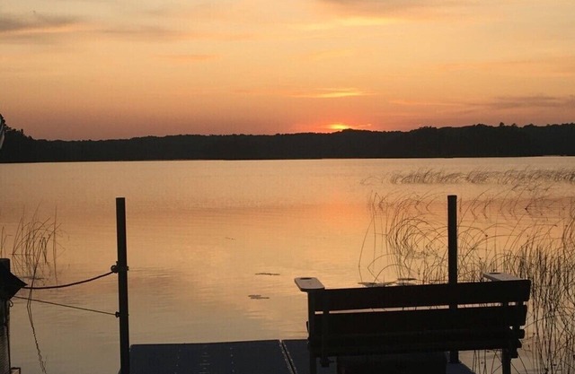 PRIVATE SUGAR LAKE RETREAT WITH BEAUTIFUL VIEWS