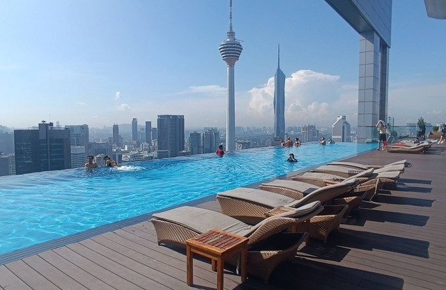 private suite with klcc and twin towernn