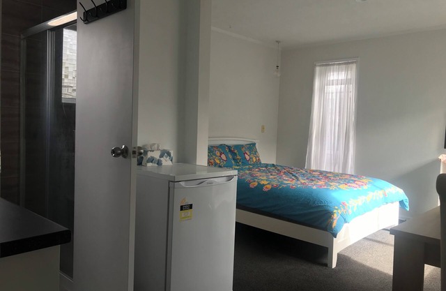 Private Suite with Private Kitchen, Bathroom & Access