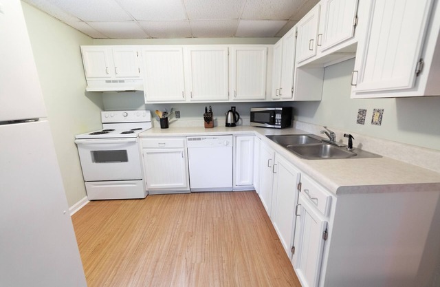 Private & sweet patio level apartment in downtown Winston-Salem