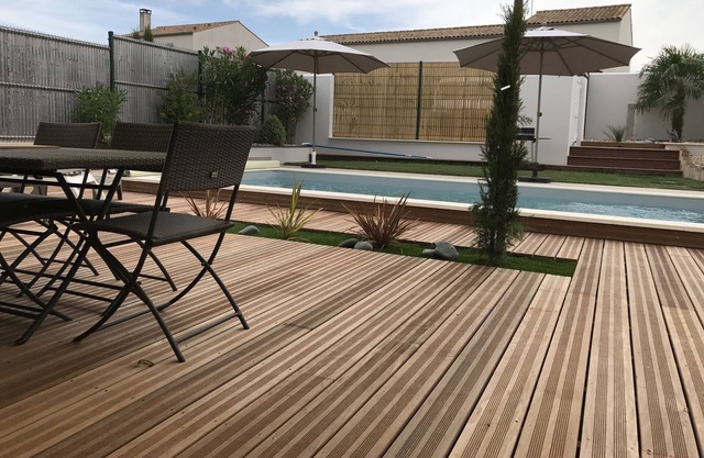 Private swimming pool at 29°C - Maison de Bacchus